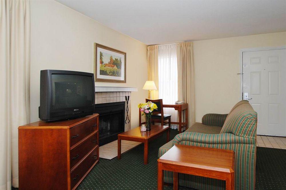 Hawthorn Suites Dayton South マイアミズバーグ エクステリア 写真