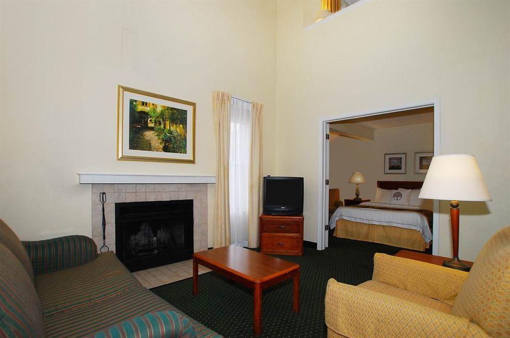 Hawthorn Suites Dayton South マイアミズバーグ エクステリア 写真